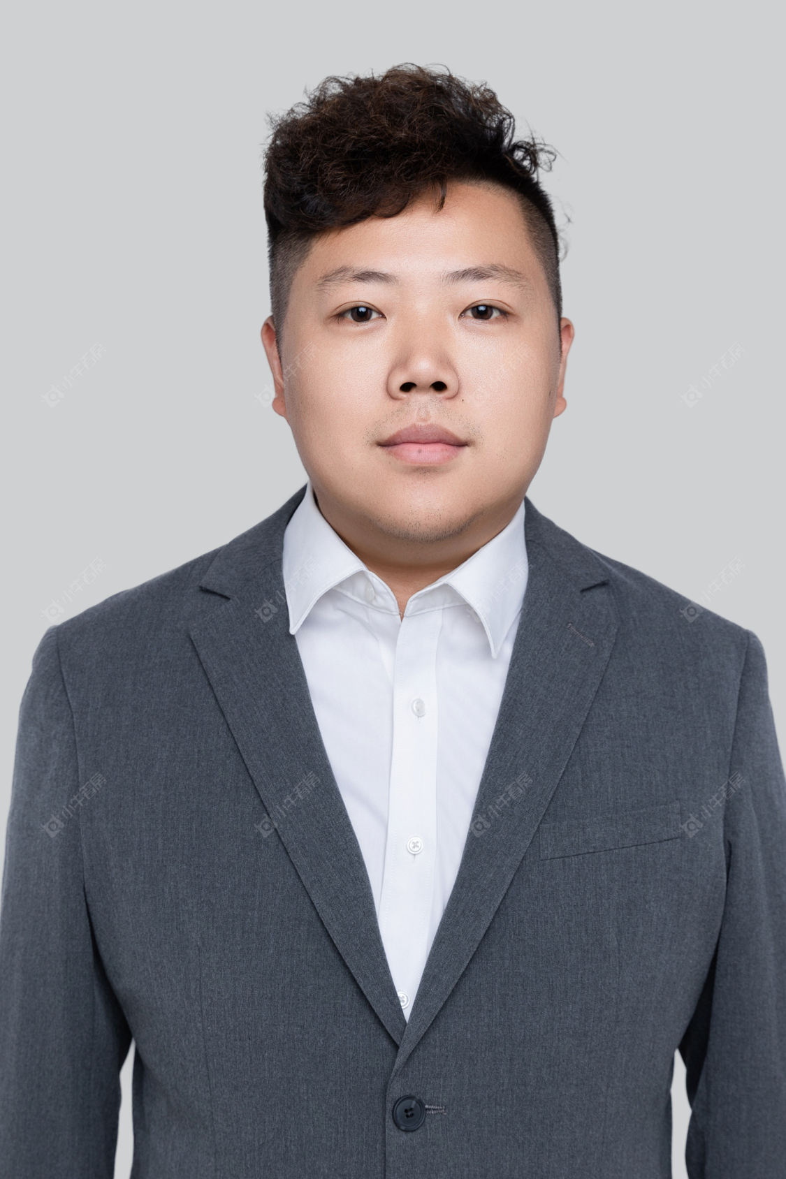 二手经纪人游亚运