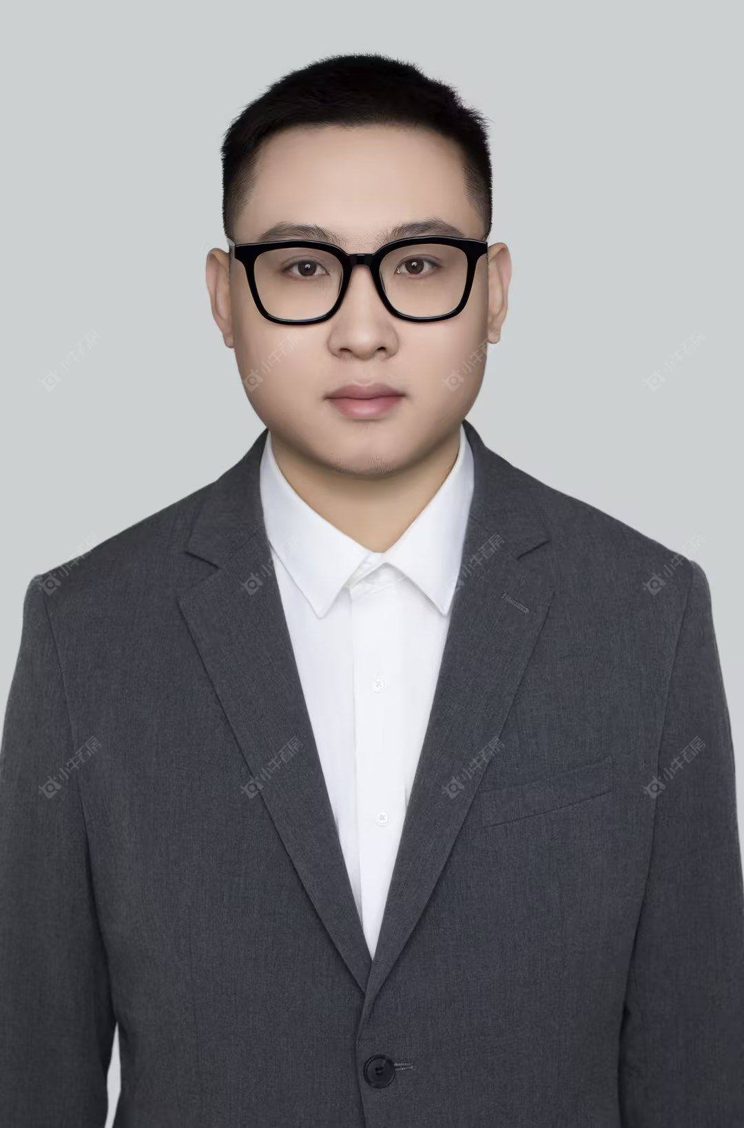 二手经纪人丁铭