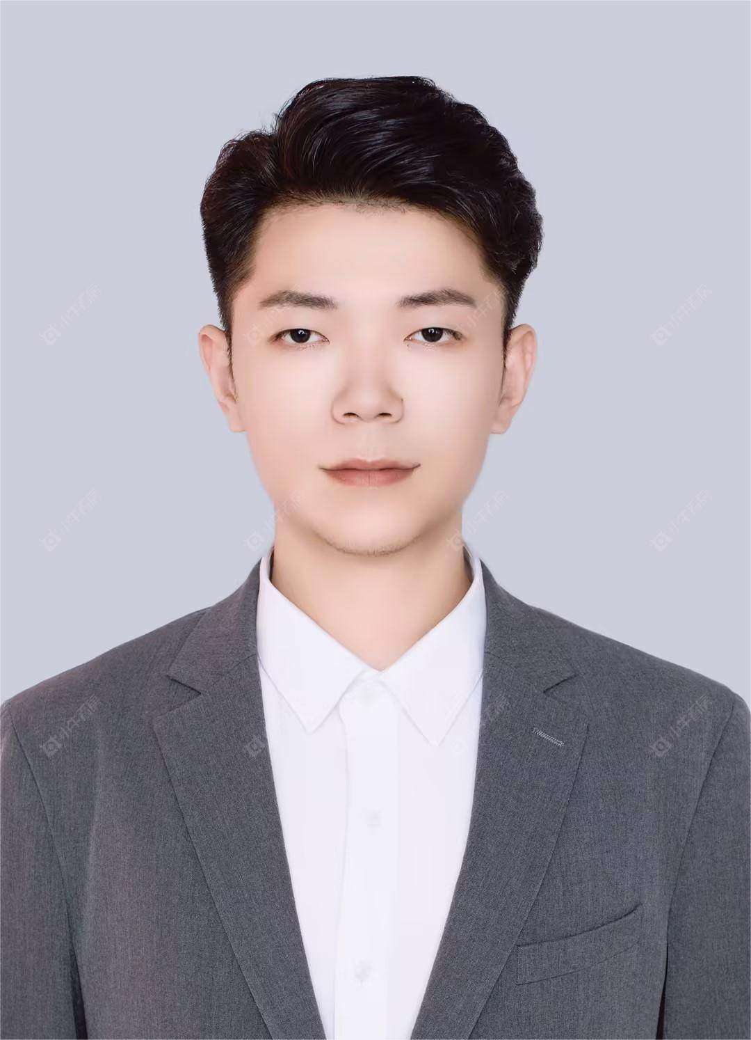 二手经纪人戎志诚