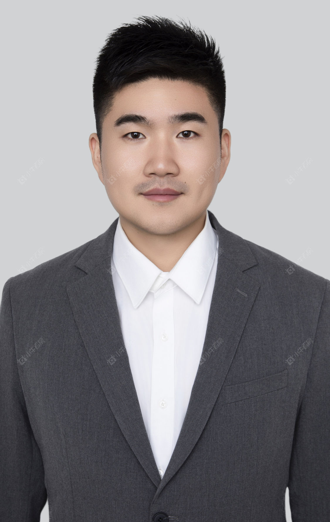 二手经纪人郑冬平