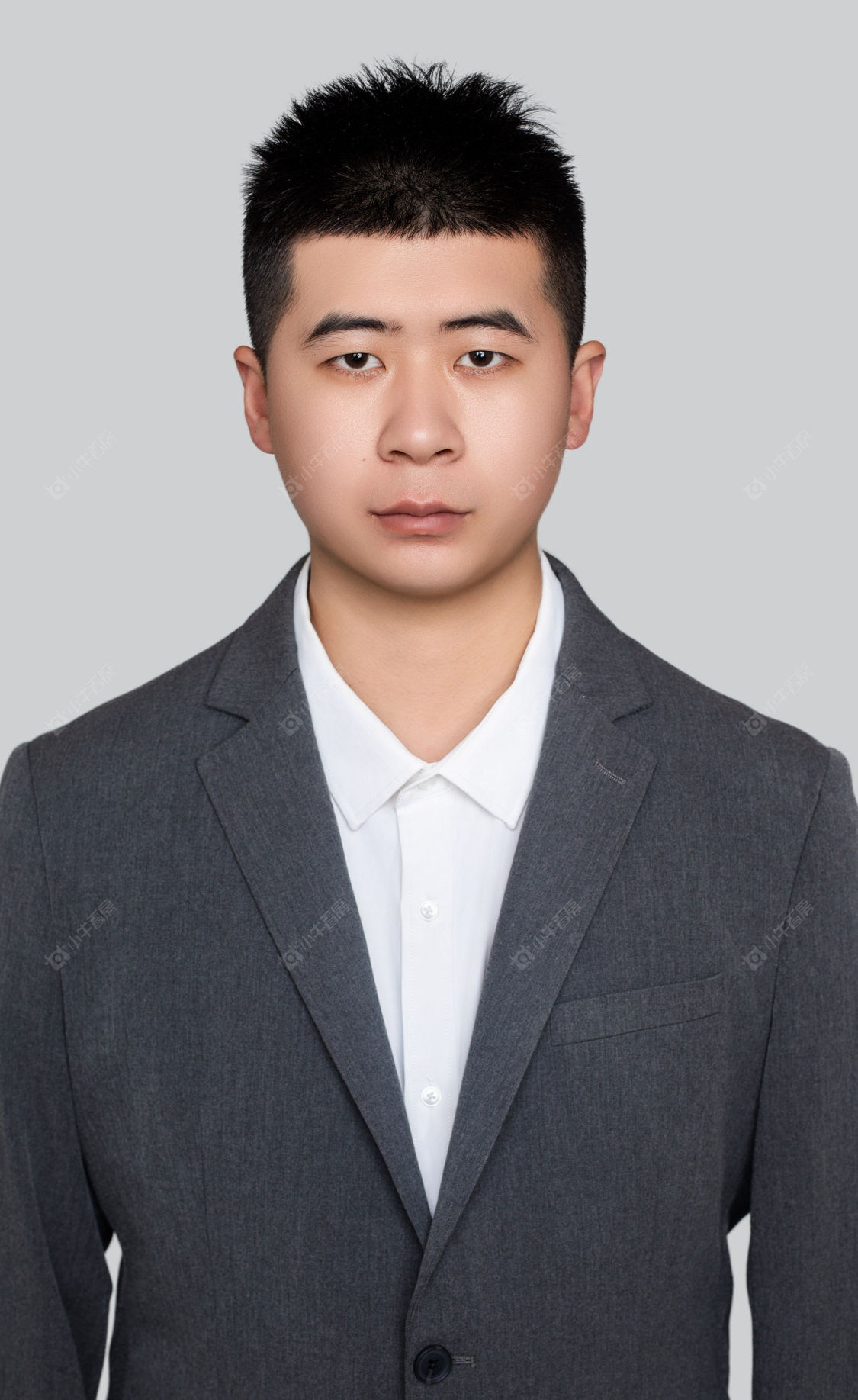 二手经纪人盛玉龙