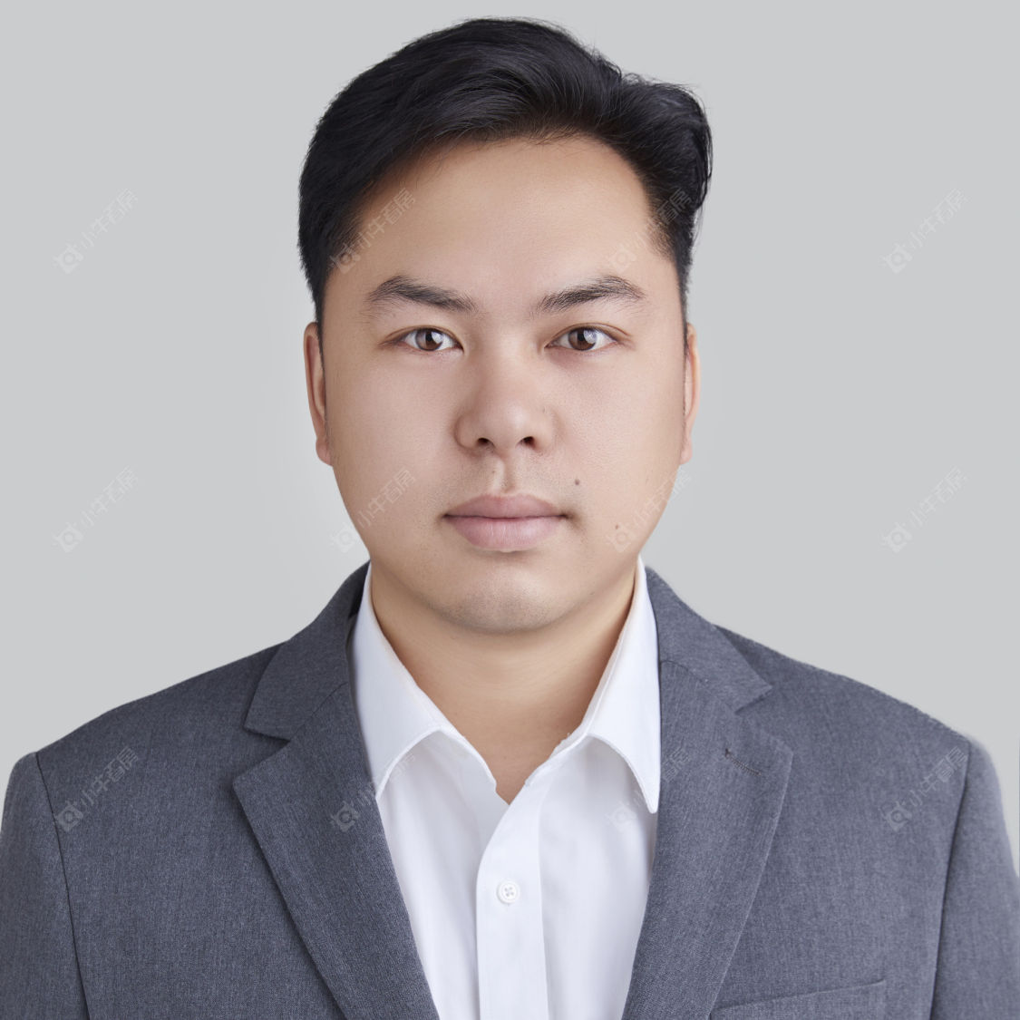 租房经纪人束浩斌